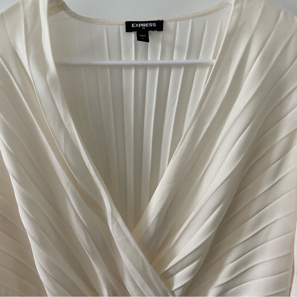 Express Ivory‎ Pleated Wrap Blouse - Picture 3 of 6